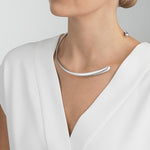 På model: Georg Jensen Mercy halsring i sterlingsølv