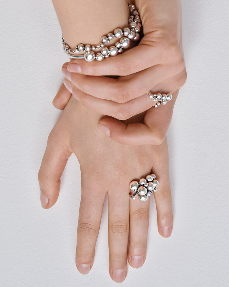 På model - Armring, moonlight grapes