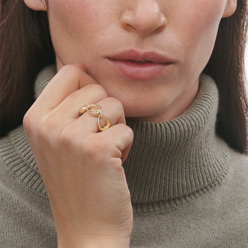 Offspring ring i 18kt guld med diamanter