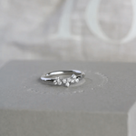 Ro Copenhagen - Fryd diamantring M i 18kt Hvidguld.