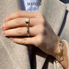 På model - Mads Z HALF MOON ring i 14 kt. guld