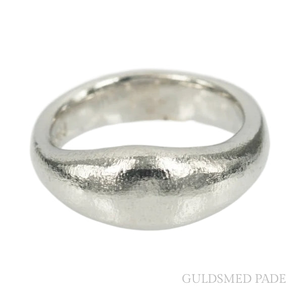 Hvidgulds Ring Med Matteret Overflade