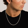 På model - IX Studios Leo halskæde i sølv