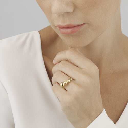 Georg Jensen Moonlight Grapes ring i 18 kt. guld på finger - 20000077